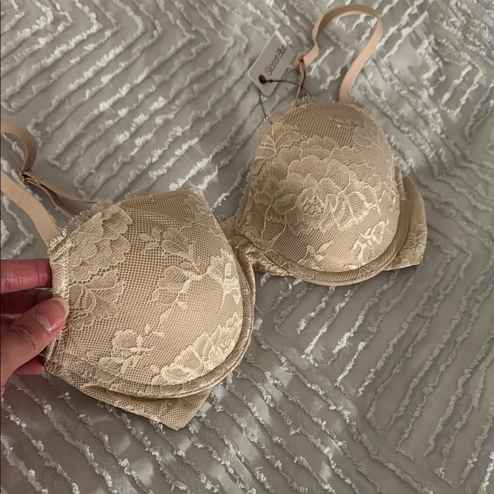 Beige Lace Bra (NWT)